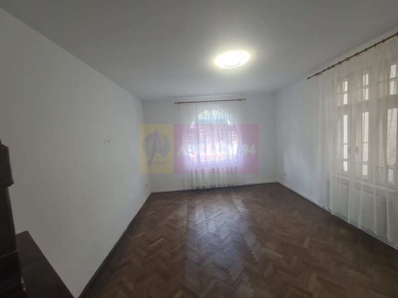 Casa de inchiriat in Campina, zona Centrala